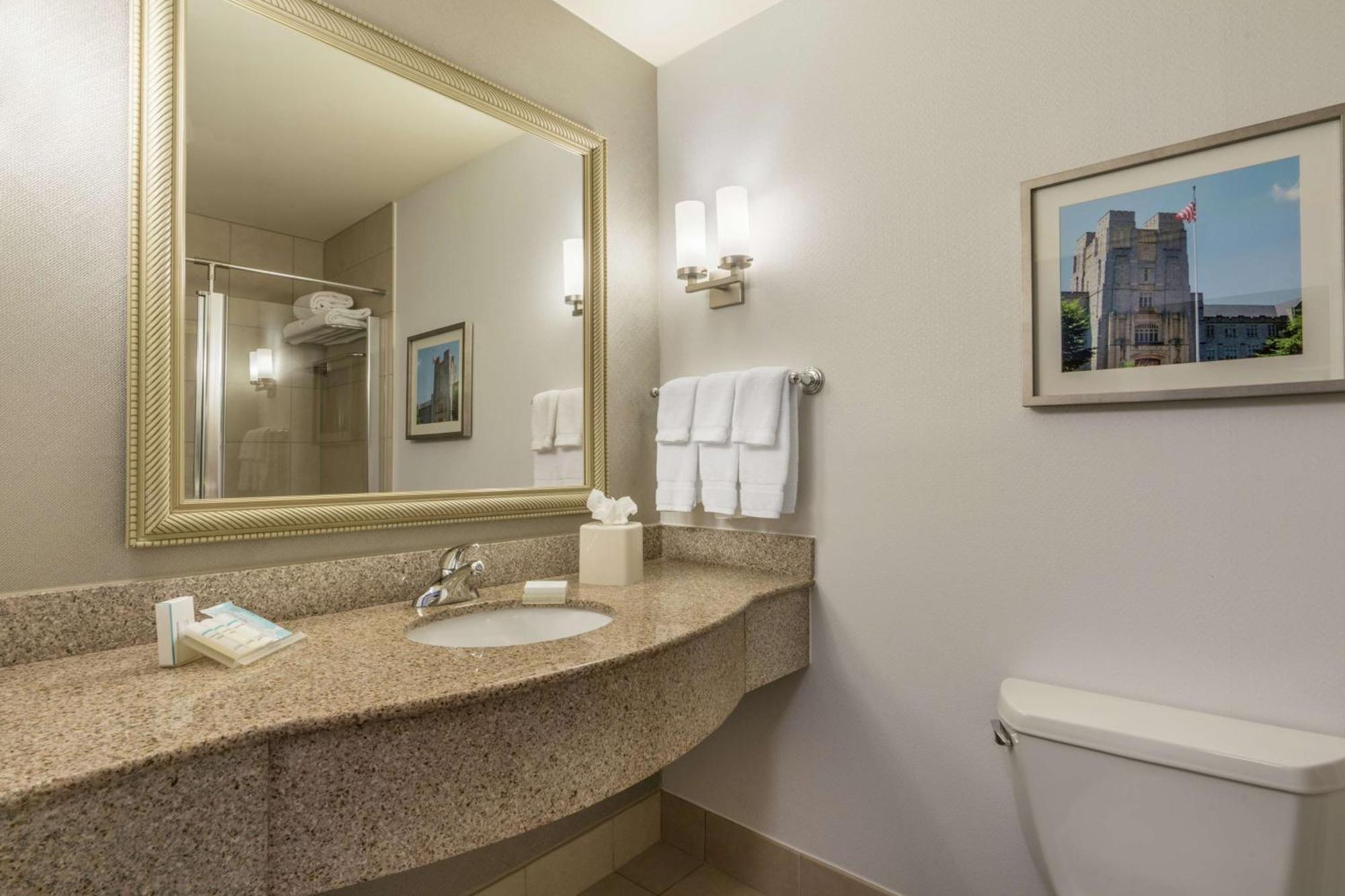 Hilton Garden Inn Blacksburg University Экстерьер фото