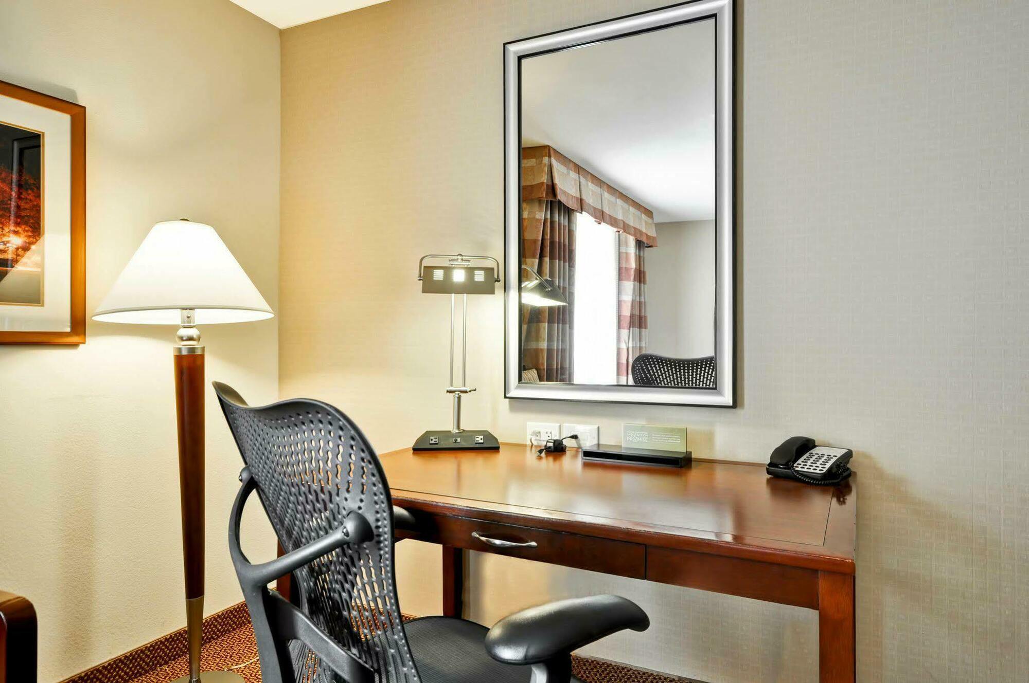 Hilton Garden Inn Blacksburg University Экстерьер фото